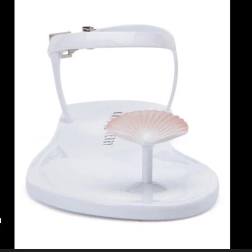 Katy Perry Shoes Womens Size 8M White The Geli Seashell Jelly Sandals